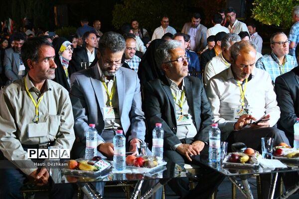 اجرای اختتامیه دومین جشنواره فرهنگی هنری معلمان هنرمند سراسر کشور