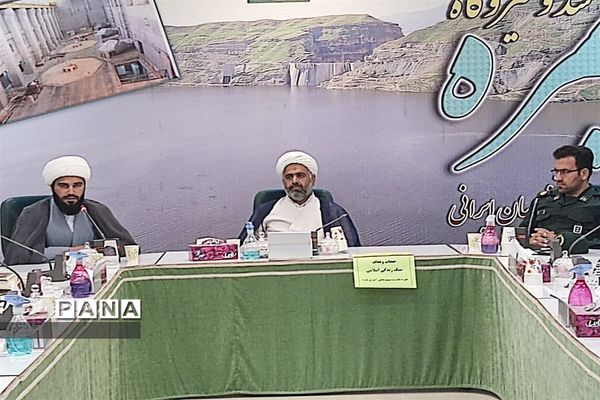 بازدید فرهنگیان شهرستان بدره از سد سیمره