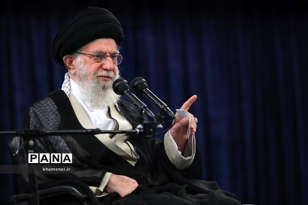 دیدار دست‌اندرکاران کنگره ملی شهدای عشایر با مقام معظم رهبری