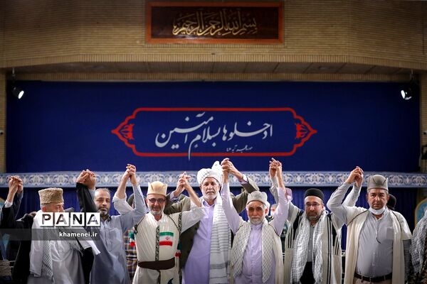 دیدار دست‌اندرکاران کنگره ملی شهدای عشایر با مقام معظم رهبری
