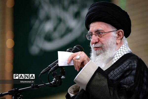 دیدار دست‌اندرکاران کنگره ملی شهدای عشایر با مقام معظم رهبری