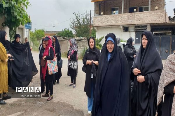 بازدید هنرجویان از گلخانه به‌مناسبت هفته جهاد کشاورزی در محمود‌آباد