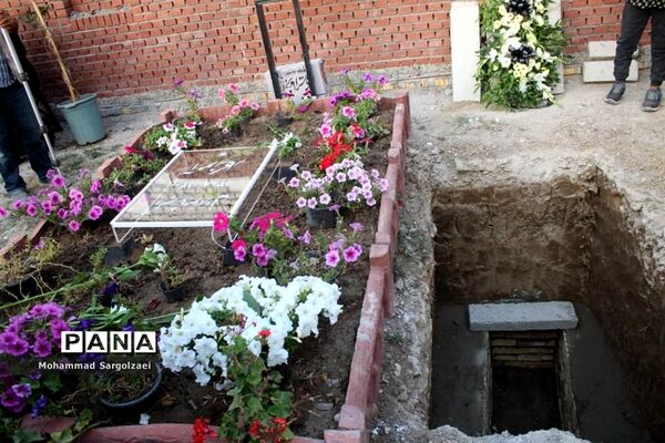 مراسم تشییع پیکر معلم بازنشسته و خیر مدرسه‌ساز