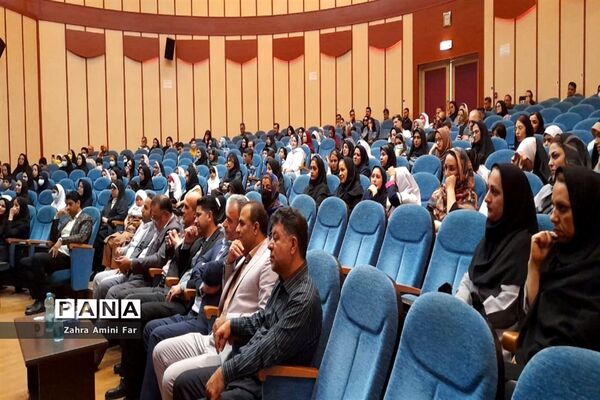 جشنواره منتخبین طرح و برنامه‌های دوره ابتدایی در شهرستان نور