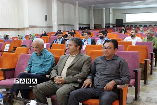 فینال مناظره دانش‌آموزی آذربایجان غربی