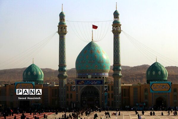 اجتماع هزاران نفری سرود سلام فرمانده در مسجد جمکران-1
