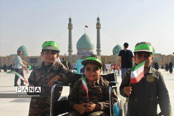 اجتماع هزاران نفری سرود سلام فرمانده در مسجد جمکران-1