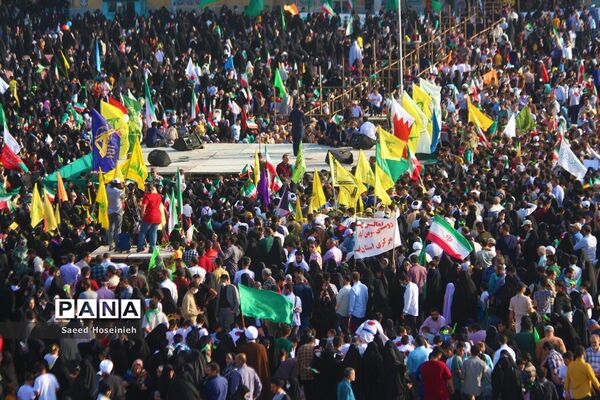 اجتماع هزاران نفری سرود سلام فرمانده در مسجد جمکران -2