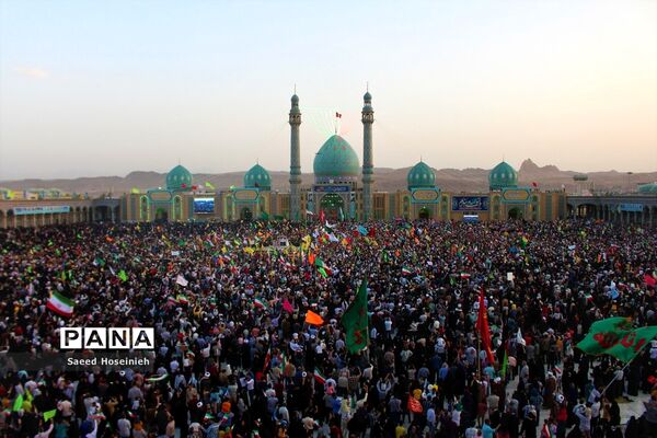 اجتماع هزاران نفری سرود سلام فرمانده در مسجد جمکران -2