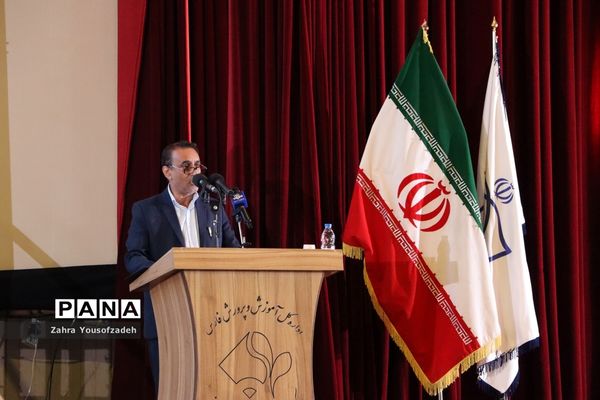 دیدار وزیر آموزش و پرورش با جمعی از معلمان و مدیران آموزش و پرورش استان فارس