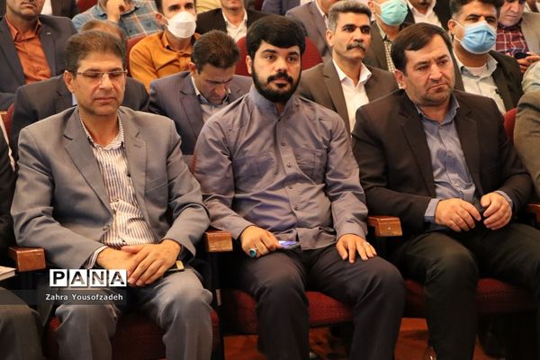 دیدار وزیر آموزش و پرورش با جمعی از معلمان و مدیران آموزش و پرورش استان فارس