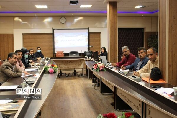 تقدیر ازدانش‌پژوهان برتر شهرستان بهارستان