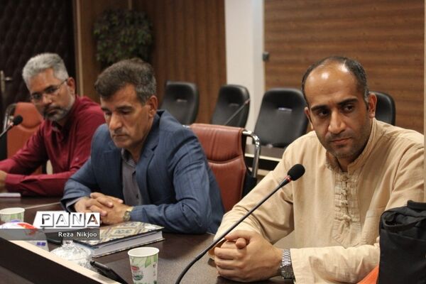 تقدیر ازدانش‌پژوهان برتر شهرستان بهارستان