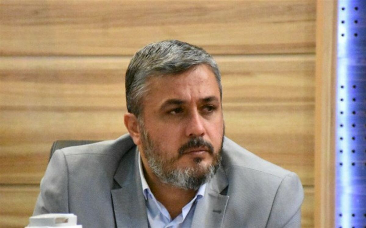 هیچ دانش‌آموزی نباید بخاطر شرایط مالی از تحصیل باز بماند