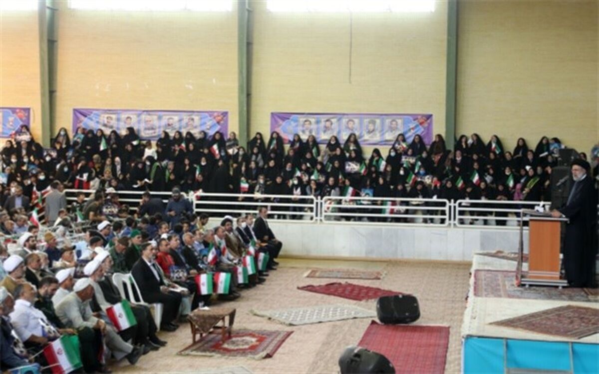 هیچ ساعتی نیست که از زندگی و تلاش برای رفع مشکلات مردم غافل باشم