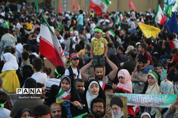 جلوه های ویژه از اجرای سرود سلام فرمانده در مسجد جمکران-5