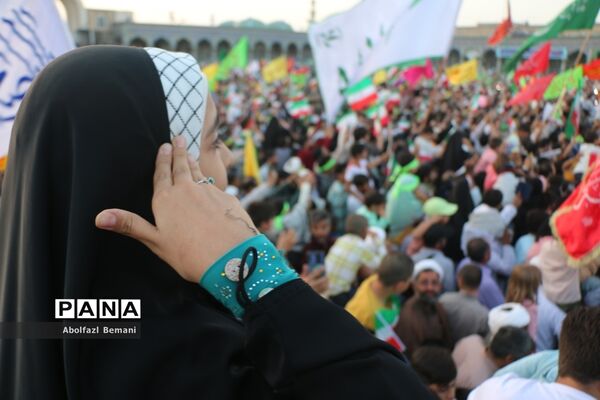 جلوه های ویژه از اجرای سرود سلام فرمانده در مسجد جمکران-5