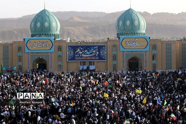 جلوه های ویژه از اجرای سرود سلام فرمانده در مسجد جمکران-5