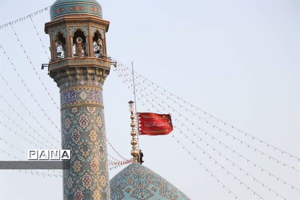 همخوانی سرود سلام فرمانده در مسجد مقدس جمکران-3