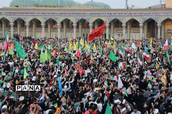 همخوانی سرود سلام فرمانده در مسجد مقدس جمکران-3