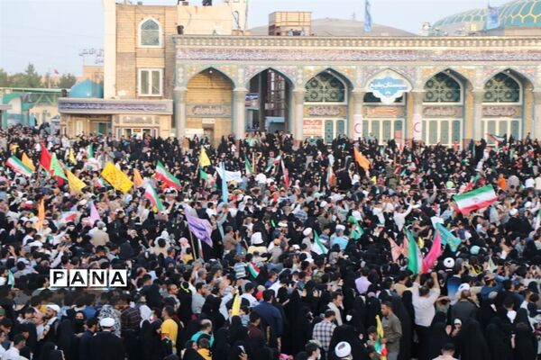 همخوانی سرود سلام فرمانده در مسجد مقدس جمکران-3