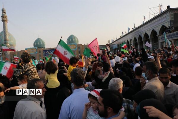 همخوانی سرود سلام فرمانده در مسجد مقدس جمکران-3