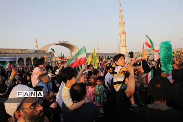 همخوانی سرود سلام فرمانده در مسجد مقدس جمکران-3