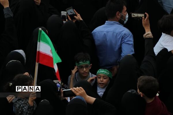 همخوانی سرود سلام فرمانده در مسجد مقدس جمکران-3