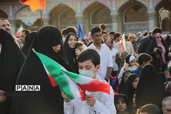 همخوانی سرود سلام فرمانده در مسجد مقدس جمکران-3