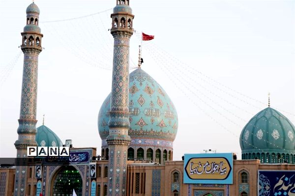 همخوانی سرود سلام فرمانده در مسجد مقدس جمکران-3