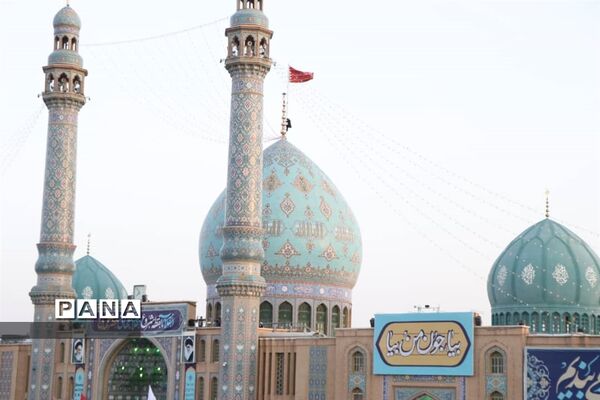 همخوانی سرود سلام فرمانده در مسجد مقدس جمکران-3