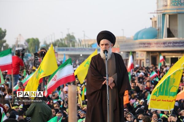 همخوانی سرود سلام فرمانده در مسجد مقدس جمکران-4