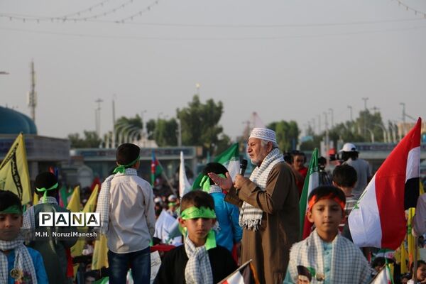 همخوانی سرود سلام فرمانده در مسجد مقدس جمکران-4