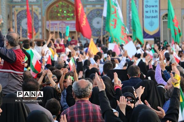 همخوانی سرود سلام فرمانده در مسجد مقدس جمکران-4