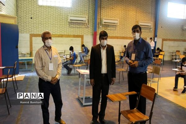 بازدید سرپرست اداره‌کل آموزش و پرورش خوزستان از حوزه آزمون نمونه دولتی حمیدیه