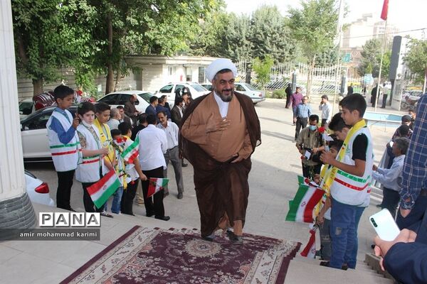 همایش گرامیداشت روز ملی اصناف با حضور پررنگ دانش‌آموزان پیشتاز و خبرنگاران پانا