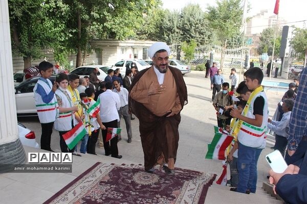 همایش گرامیداشت روز ملی اصناف با حضور پررنگ دانش‌آموزان پیشتاز و خبرنگاران پانا