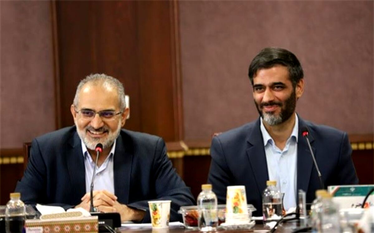 ‌مناطق آزاد باید از دیوان‌سالاری رها شوند