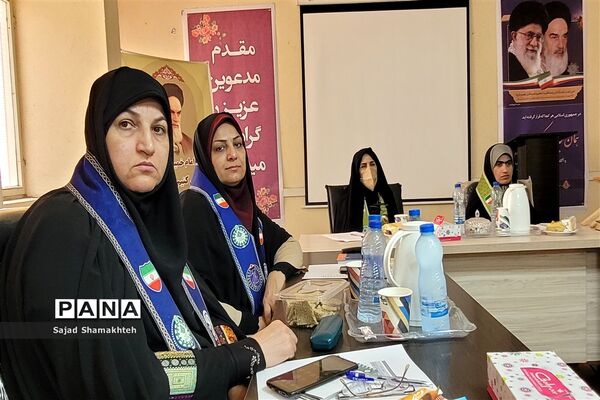 نشست کارگروه استانی فعالیت‌های تابستانه سازمان دانش‌آموزی خوزستان
