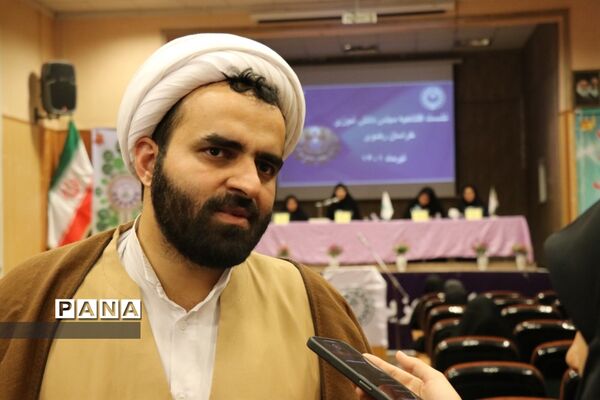 نشست افتتاحیه مجلس دانش‌آموزی خراسان رضوی-دختران