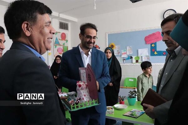 حضور معاون آموزش ابتدایی اداره‌کل آموزش و پرورش فارس در جمع فرهنگیان آباده