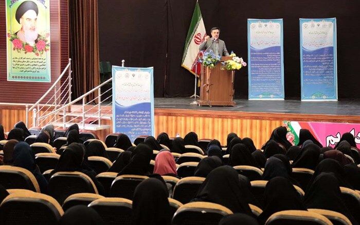 معلمان خوب، پایه‌گذاران نسلی موفق در جامعه هستند