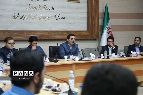 دیدار مدیرکل آموزش و پرورش آذربایجان شرقی با دانشجو معلمان بسیجی