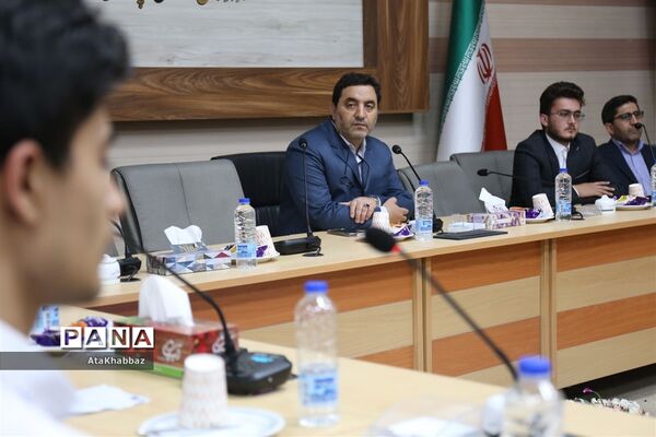 دیدار مدیرکل آموزش و پرورش آذربایجان شرقی با دانشجو معلمان بسیجی