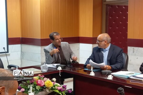 نشست هیات اندیشه‌ورز کانون بسیج فرهنگیان ناحیه کاشمر