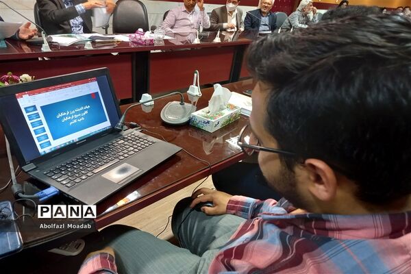 نشست هیات اندیشه‌ورز کانون بسیج فرهنگیان ناحیه کاشمر