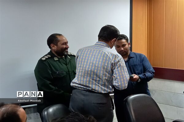 نشست هیات اندیشه‌ورز کانون بسیج فرهنگیان ناحیه کاشمر