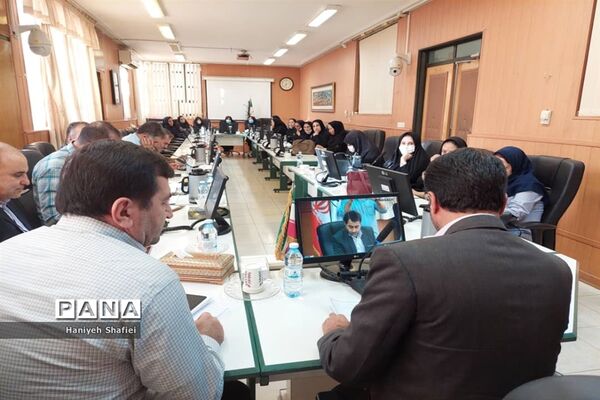 نشست عوامل اجرایی برگزاری کنکور سراسری ناحیه یک شیراز