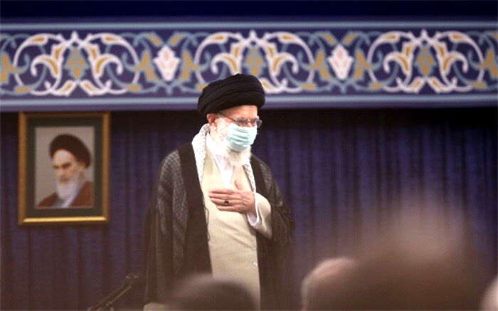 راز سربلندی جمهوری اسلامی در مقابل همه حوادث ایستادگی و نهراسیدن از دشمنان است