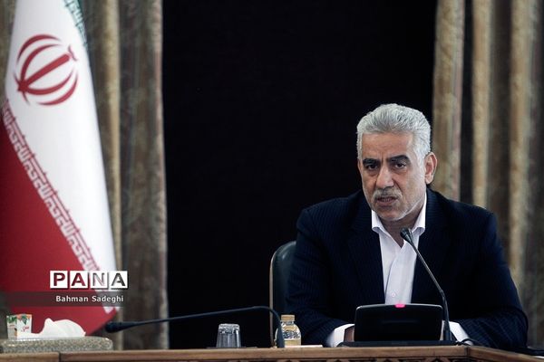 نشست ساماندهی تالاب‌ها و رودخانه‌های رشت با حضور معاون اجرایی رئیس‌جمهوری